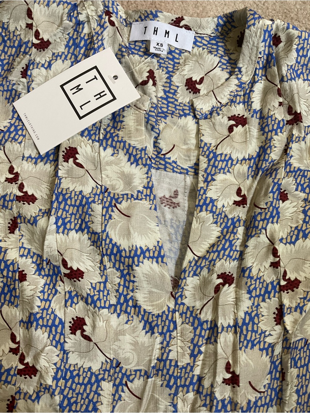 THML White Floral Short Sleeve Blouse with Blue Background and Red Accents - Picture 3 of 5